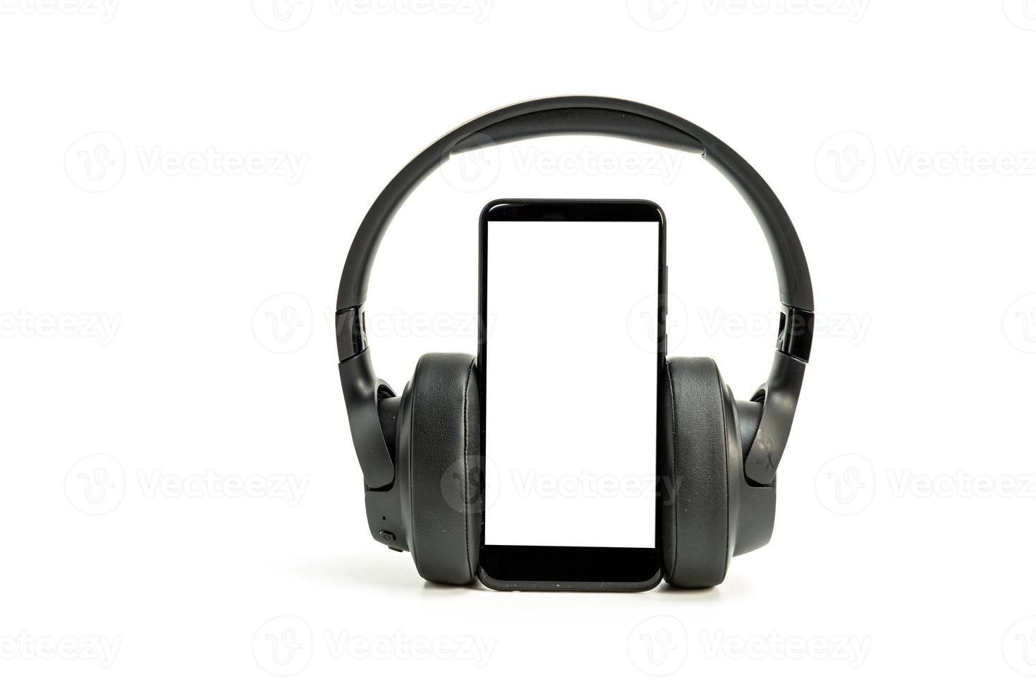 fones de ouvido com tecnologia bluetooth em fundo branco foto