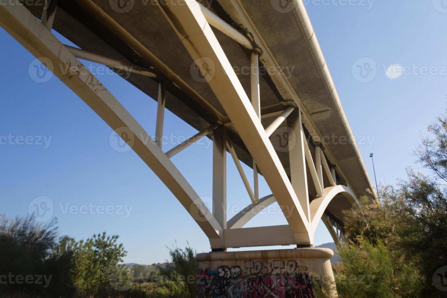 ponte moderna, uma obra de engenharia foto