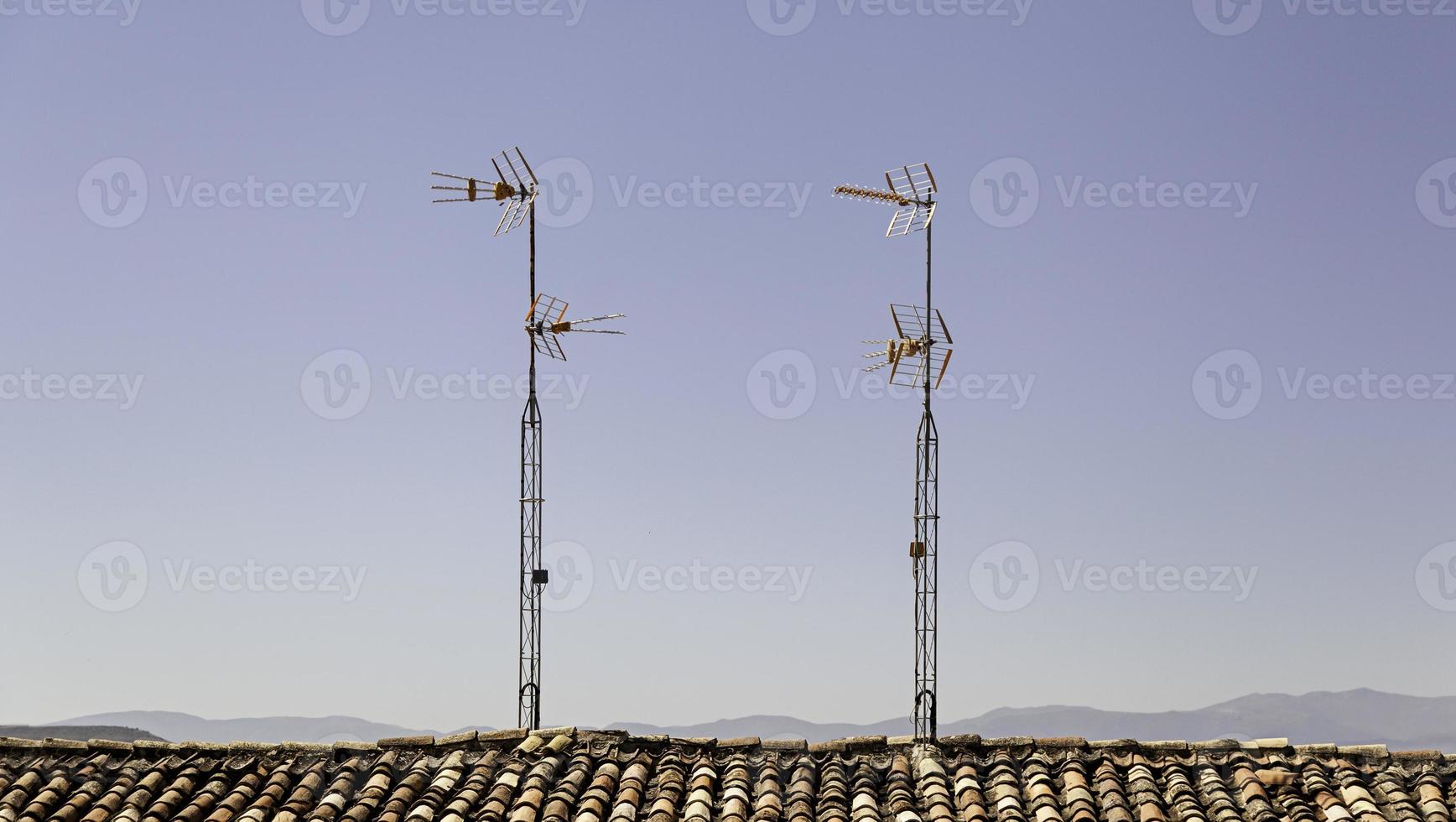 antenas antigas para assistir televisão analógica foto