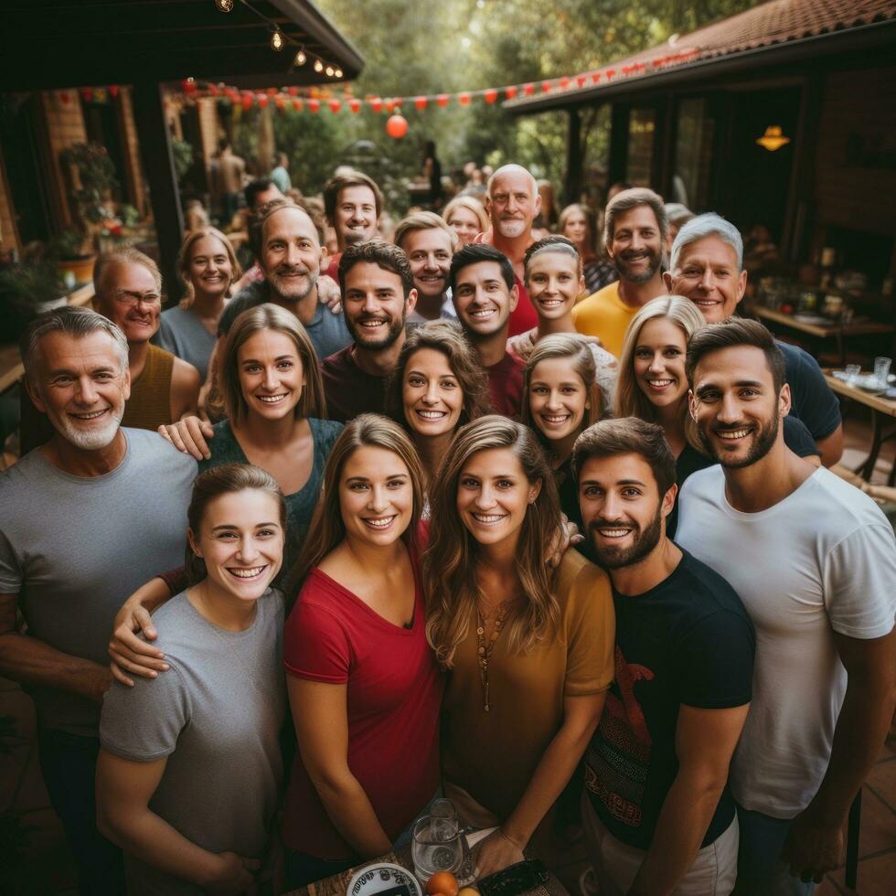 amigos e família levando uma grupo foto