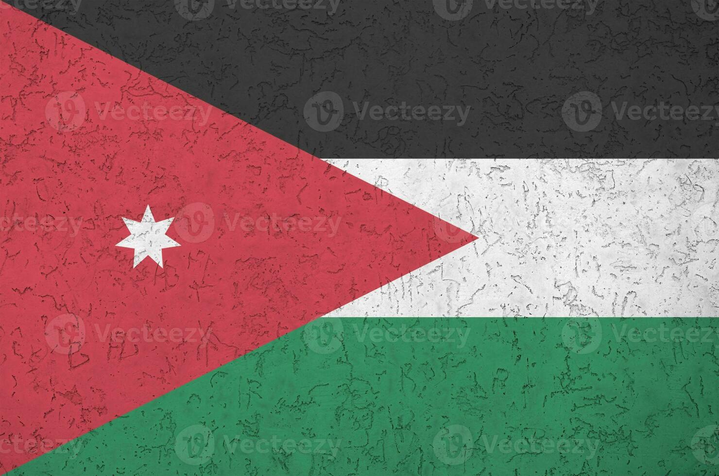 Jordânia bandeira retratado dentro brilhante pintura cores em velho alívio reboco muro. texturizado bandeira em rude fundo foto