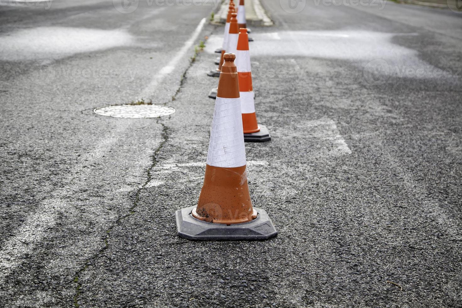 cones de trânsito rodoviário foto