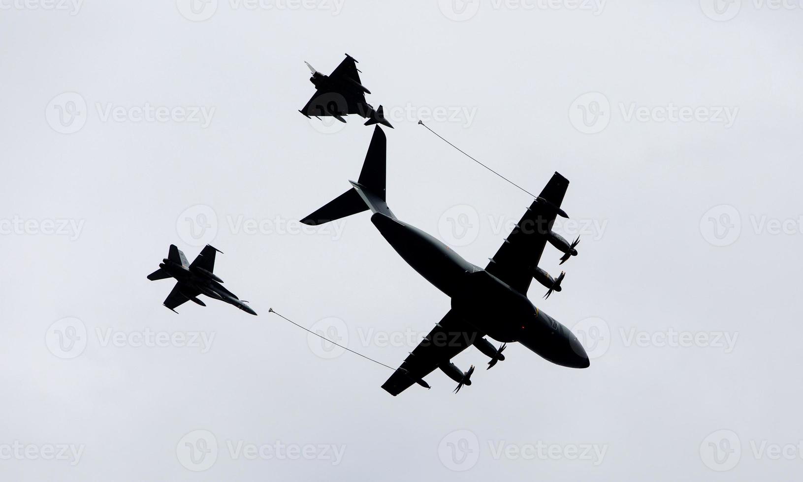 exposição e desfile aéreo no céu de madri, espanha foto