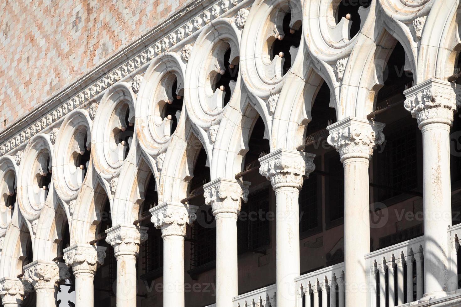 veneza, itália - perspectiva das colunas foto