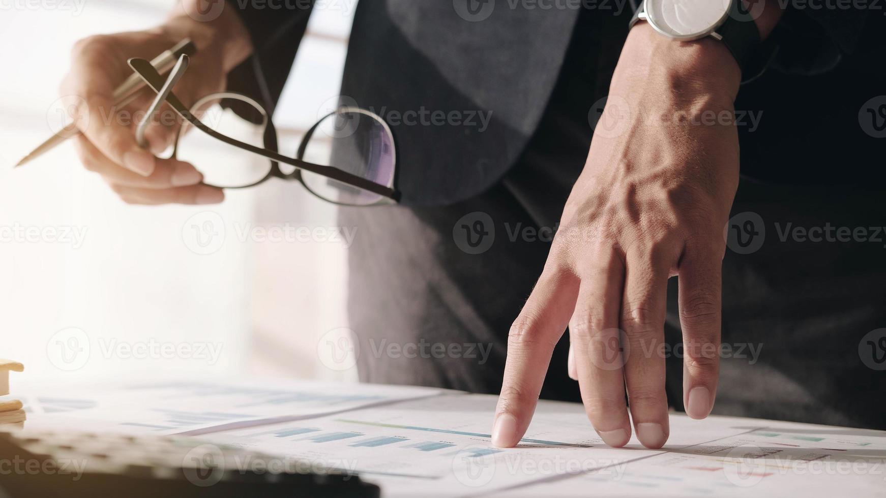 close-up de um empresário no escritório foto