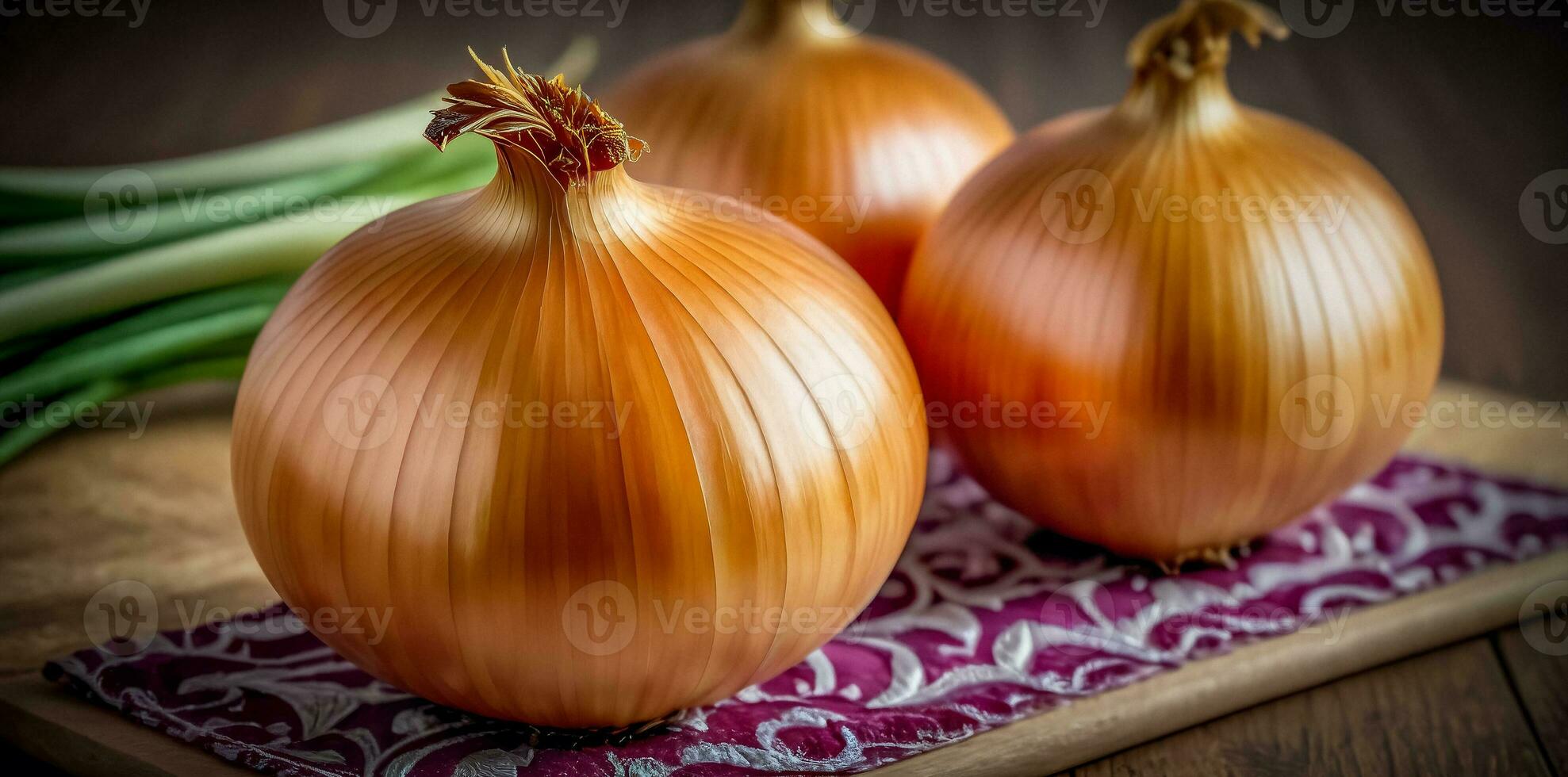 de várias cebolas em uma corte borda. foto