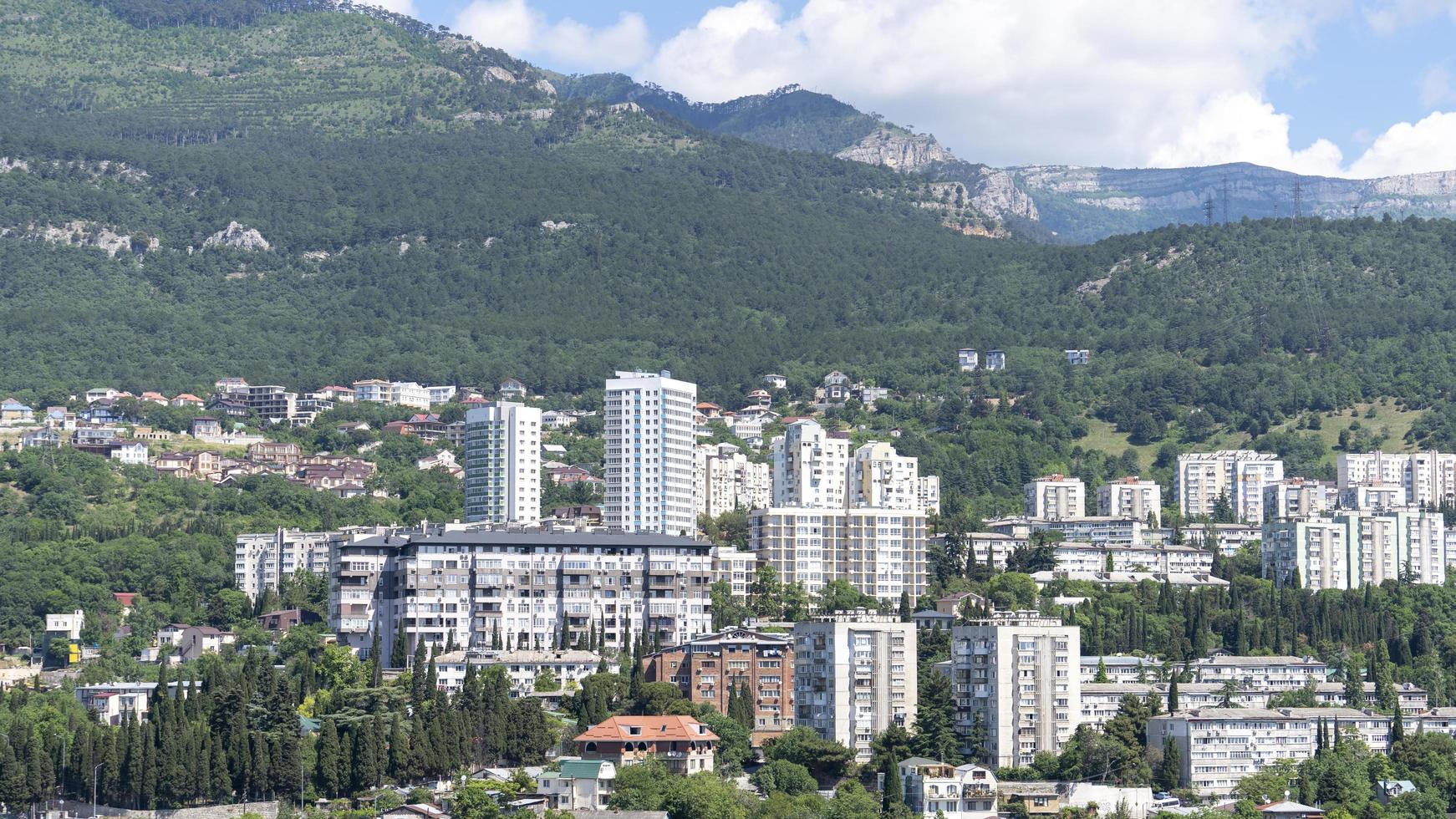 paisagem urbana com edifícios e arquitetura. Yalta, foto