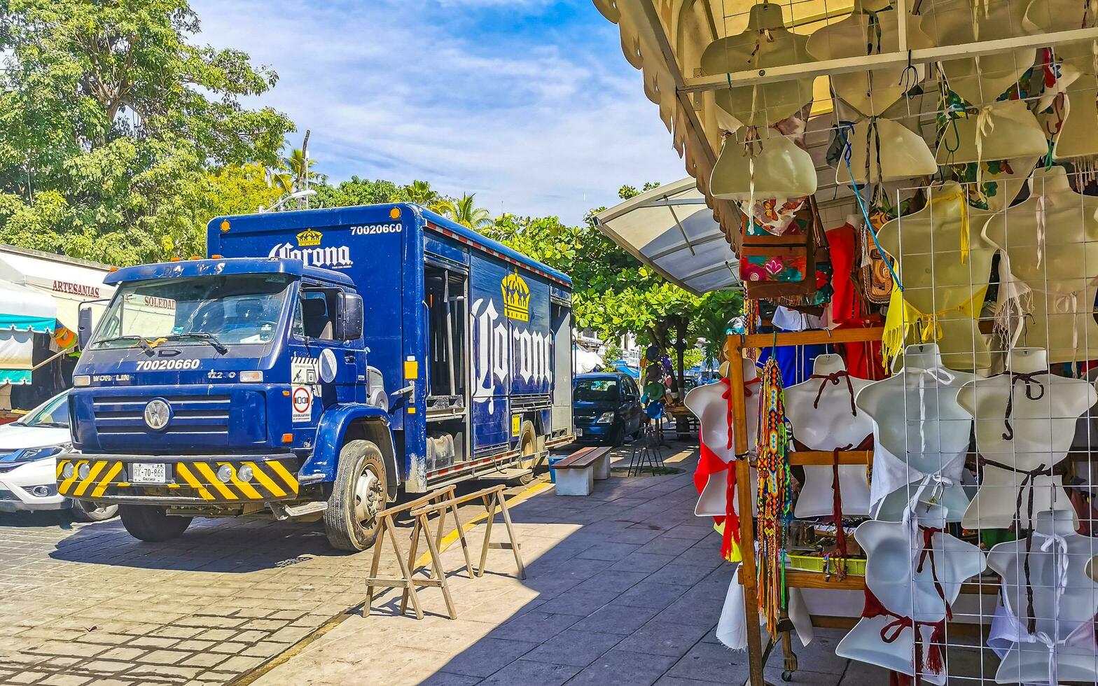 porto escondido Oaxaca México 2023 típica lindo colorida turista rua calçada cidade porto escondido México. foto