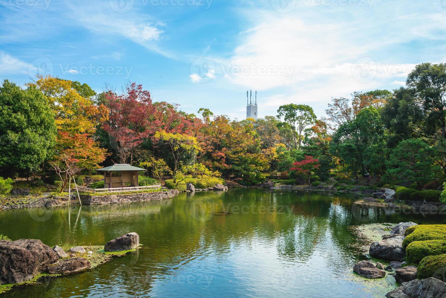 cenário do jardim shirotori, um jardim japonês em Nagoya, Japão foto