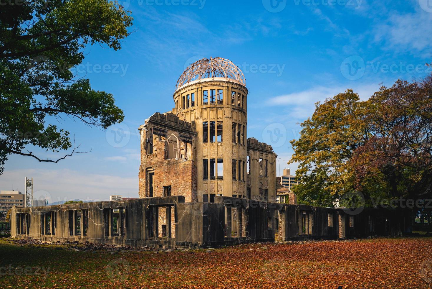Genbaku Dome of Hiroshima Peace Memorial em Hiroshima, no Japão foto