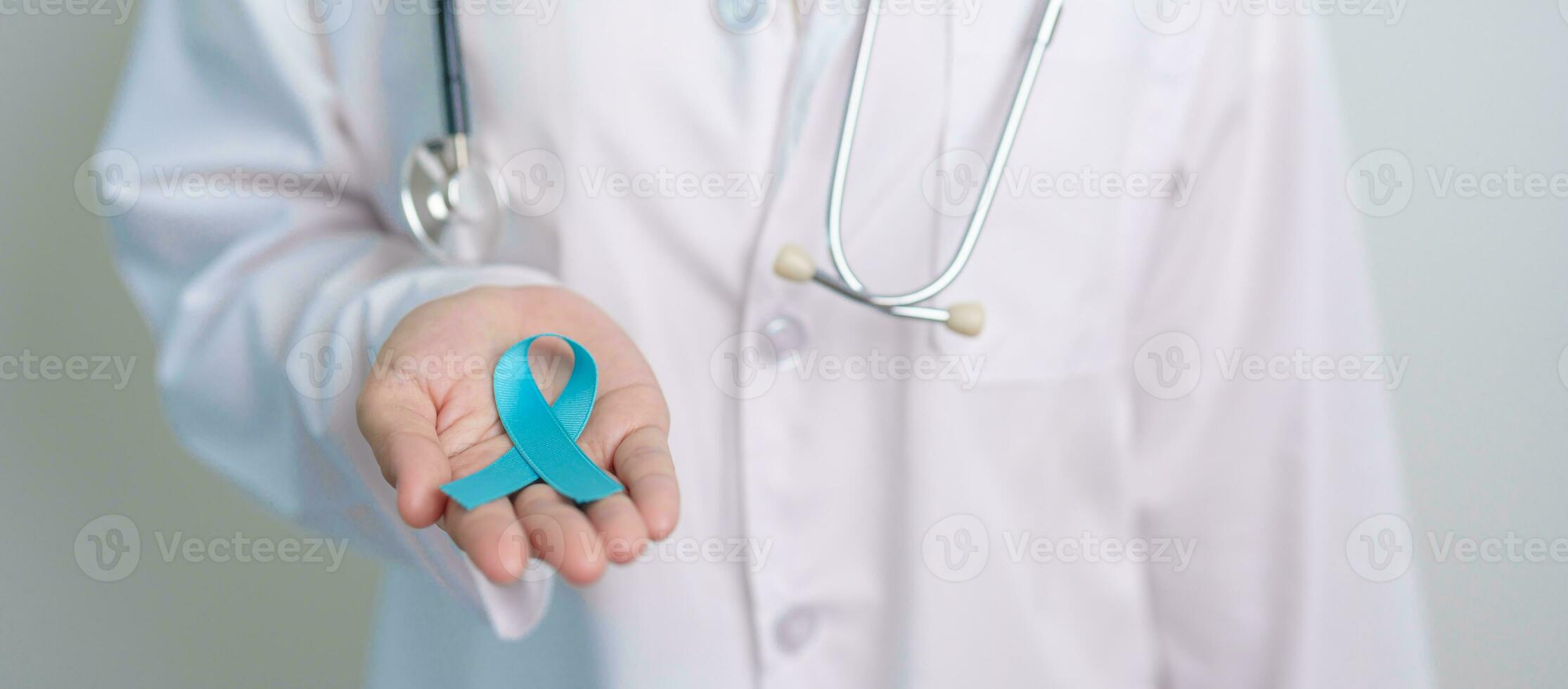 azul novembro próstata Câncer consciência mês, médico com azul fita dentro hospital para Apoio, suporte pessoas vida e doença. assistência médica, internacional homens, pai, diabetes e mundo Câncer dia foto