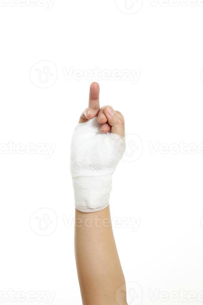mão com bandagem foto