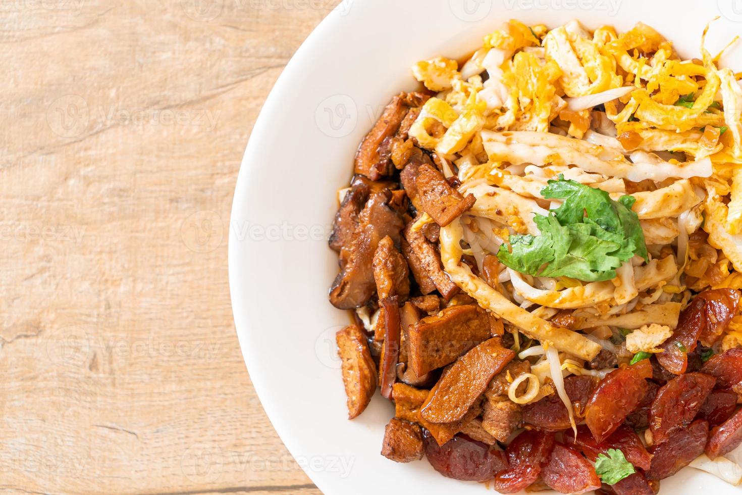 macarrão chinês de peixe cozido no vapor foto