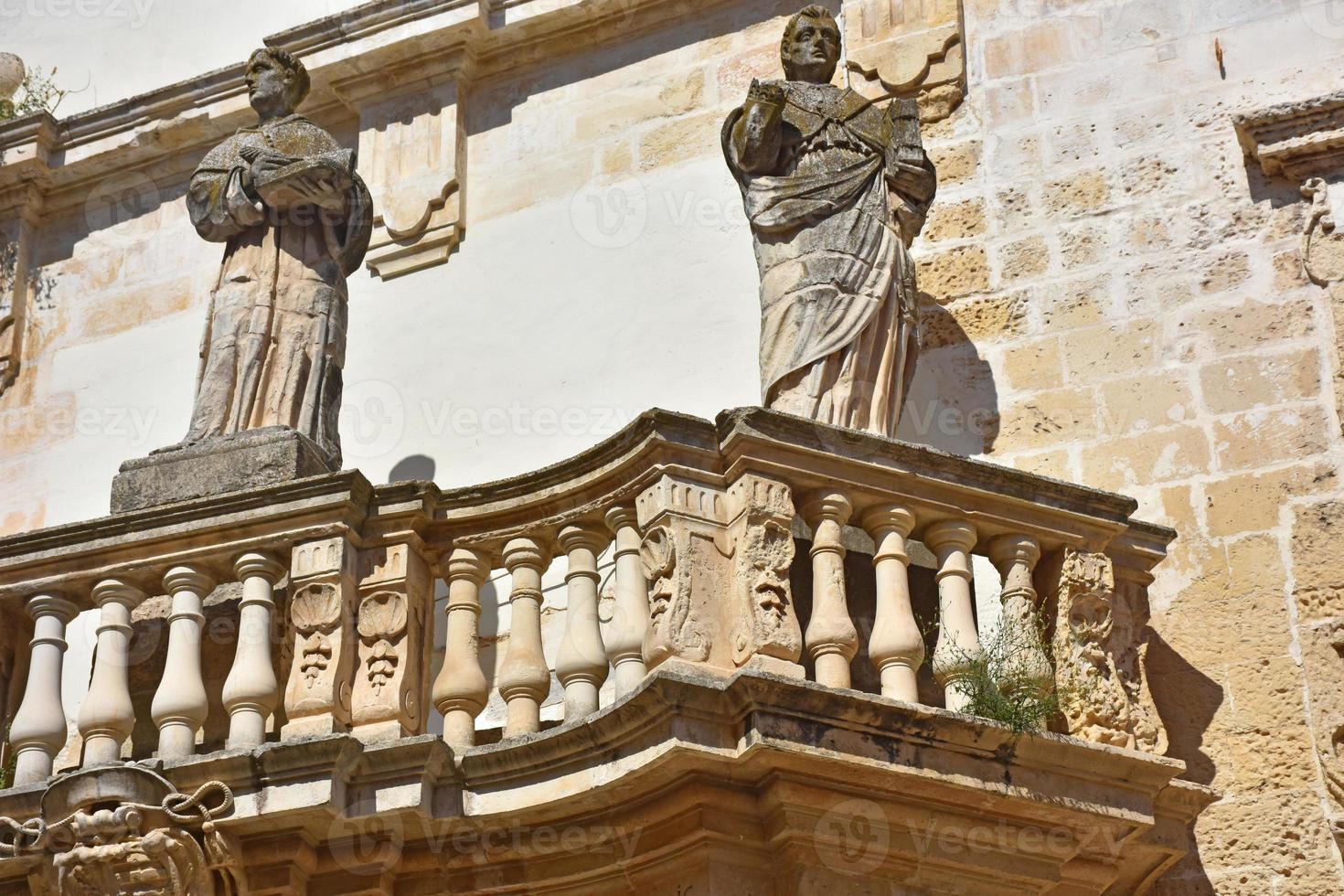 itália, lecce, cidade com arquitetura barroca e igrejas e vestígios arqueológicos. foto