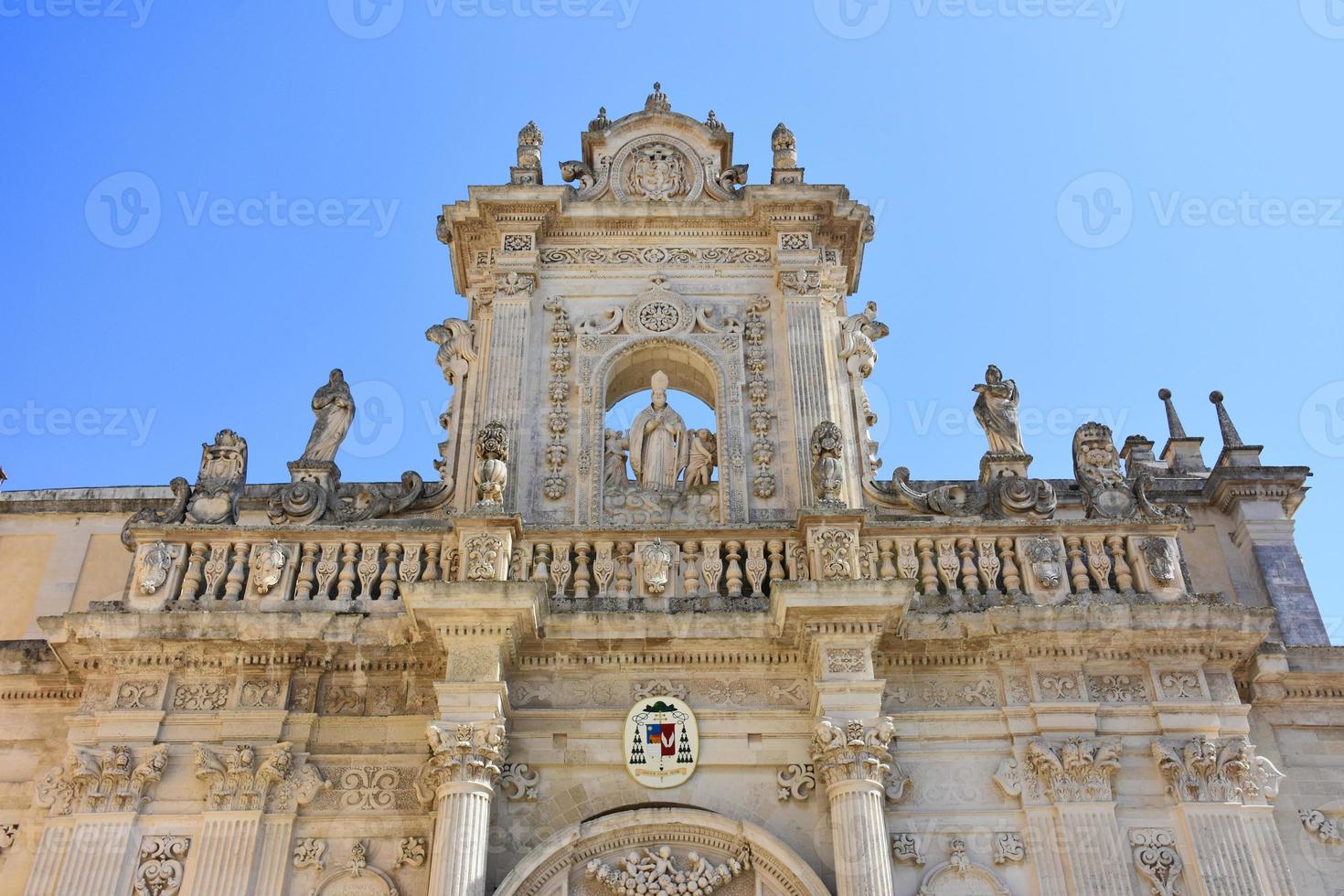 itália, lecce, cidade com arquitetura barroca e igrejas e vestígios arqueológicos. foto