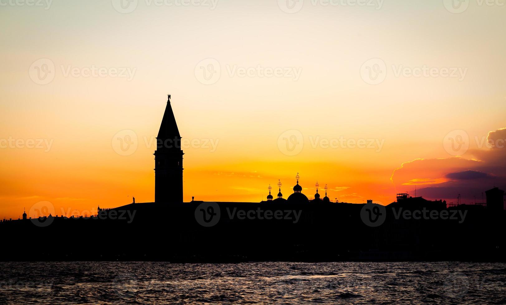 pôr do sol em veneza, itália foto