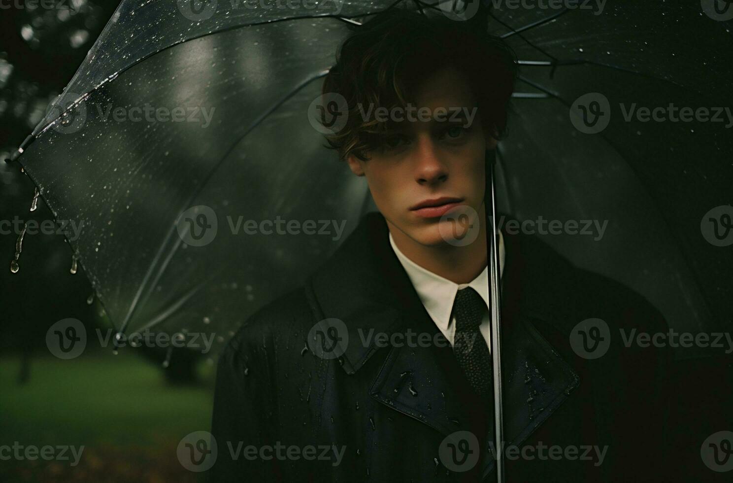 retrato do uma jovem homem dentro uma capa de chuva com a guarda-chuva. ai generativo foto