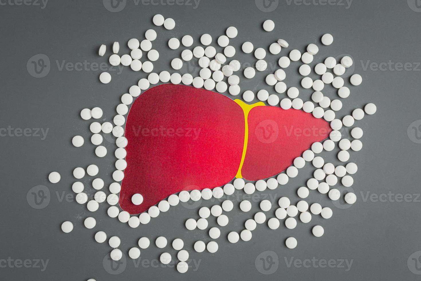 conceito do dia mundial da hepatite com ferramentas médicas foto