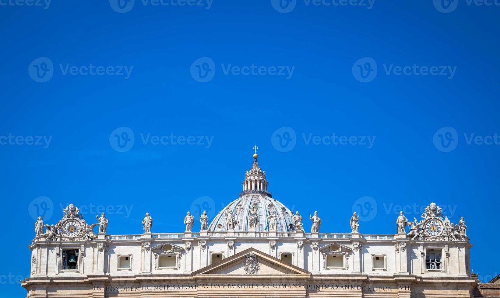 Cúpula da Basílica de São Pedro no Vaticano foto