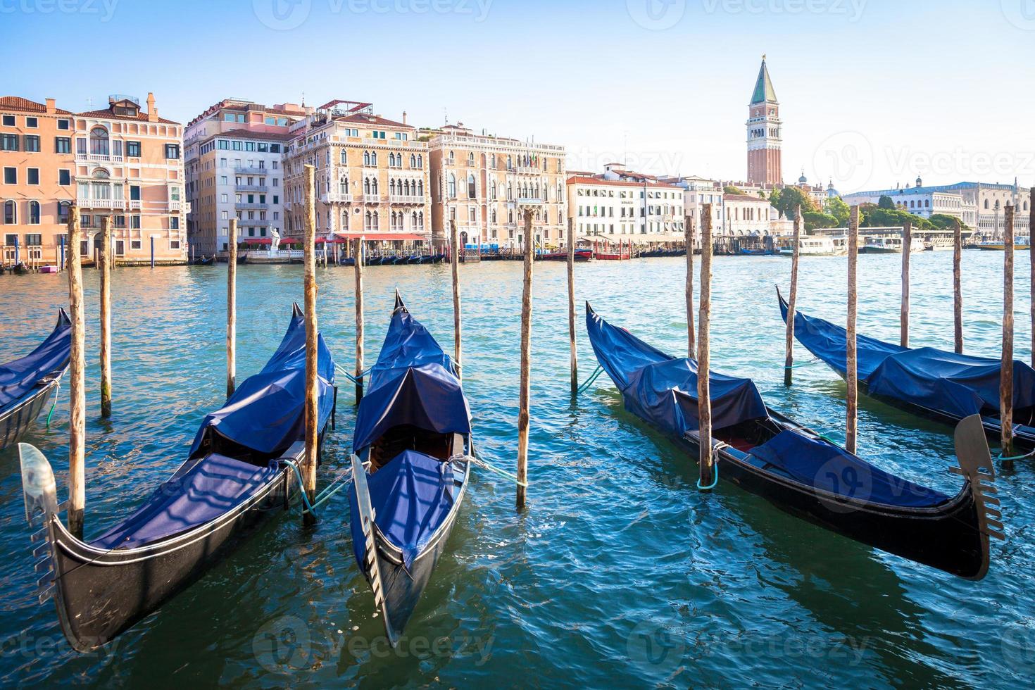 veneza, detalhe das gôndolas foto