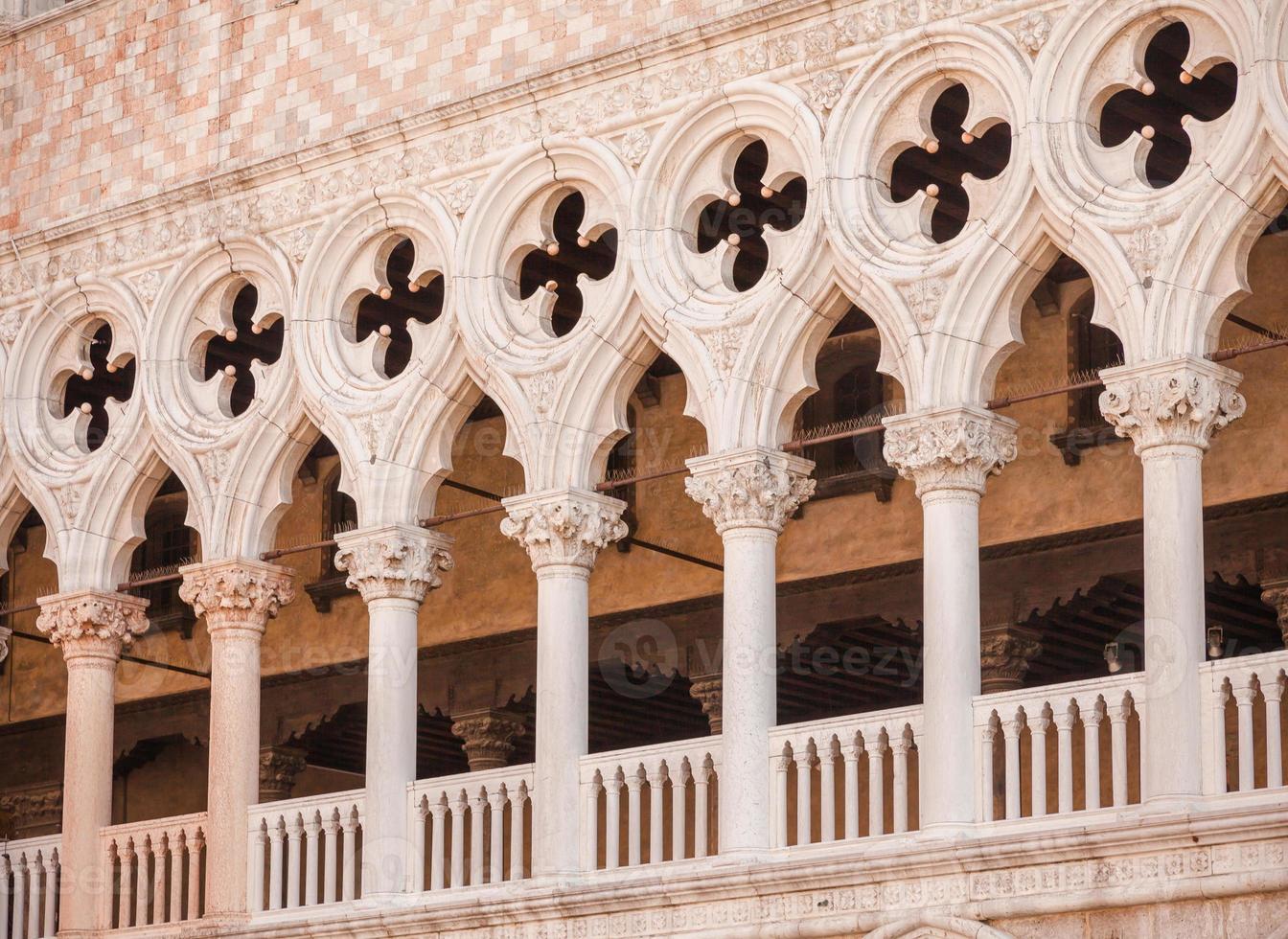 veneza, itália - perspectiva das colunas foto