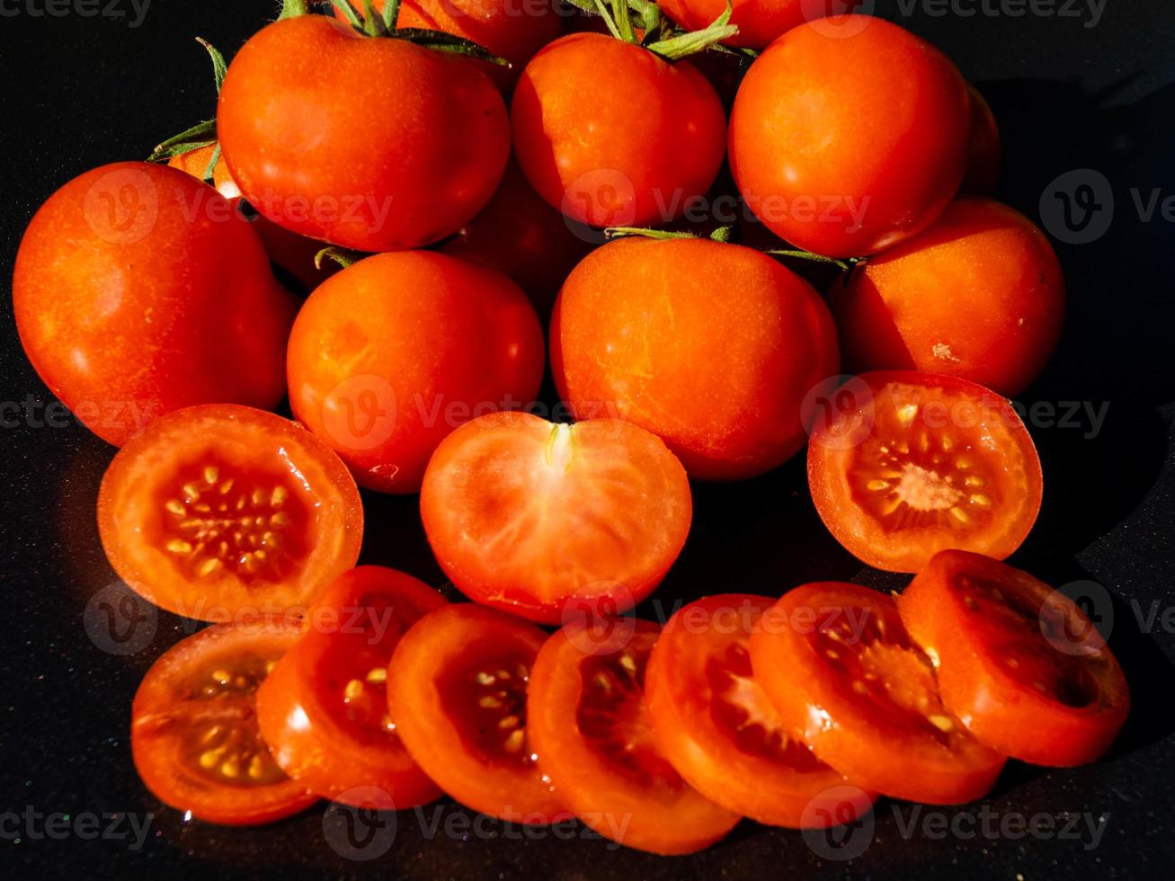 tomate redondo vermelho solanum lycopersicum foto