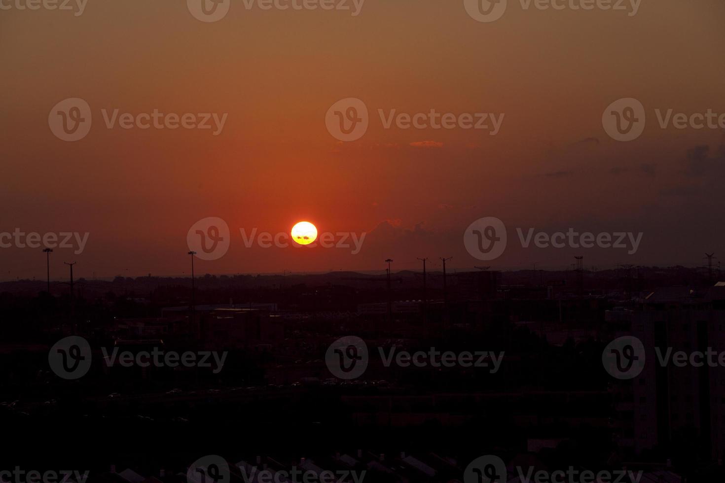 um pôr do sol louco em israel vistas da terra sagrada foto