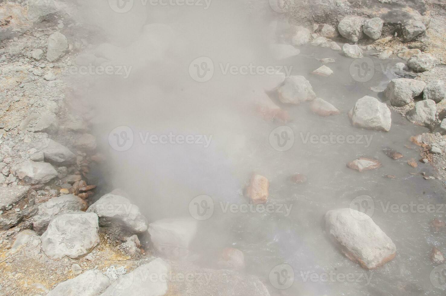 furnas fumarolas em são miguel ilha dentro a Açores arquipélago foto