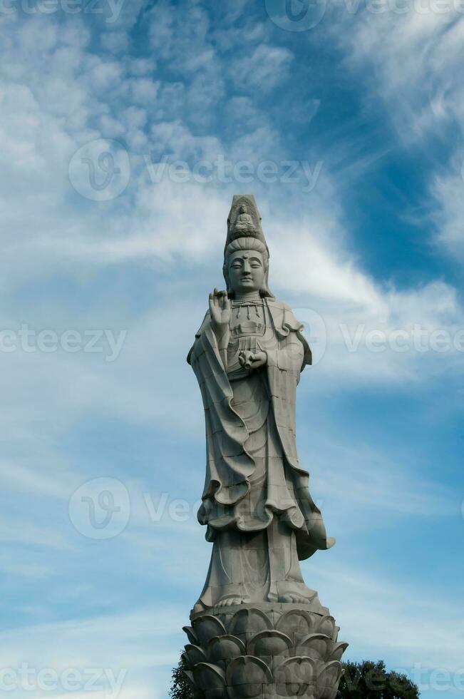 estátua dentro Budha Éden parque, dentro Portugal foto