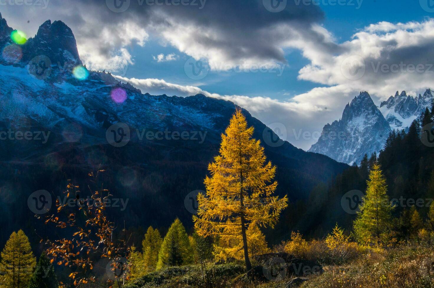 outono dentro a Alpes, Itália foto