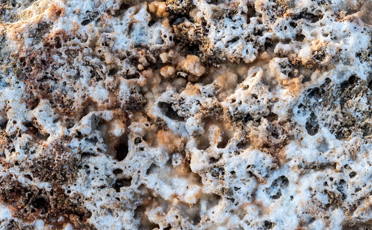 superfície de rochas salgadas de padrão natural foto