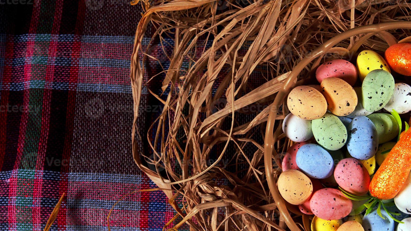 ovos pascais da páscoa tradicionais coloridos foto