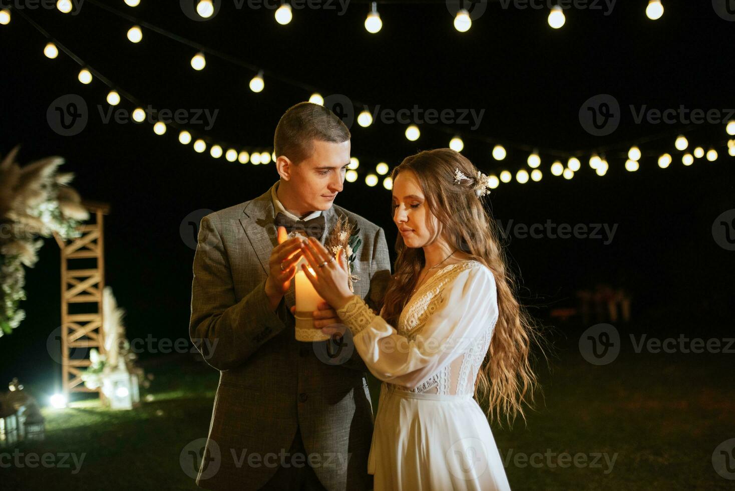 transferir do Casamento fogo com a Socorro do velas a recém-casados foto