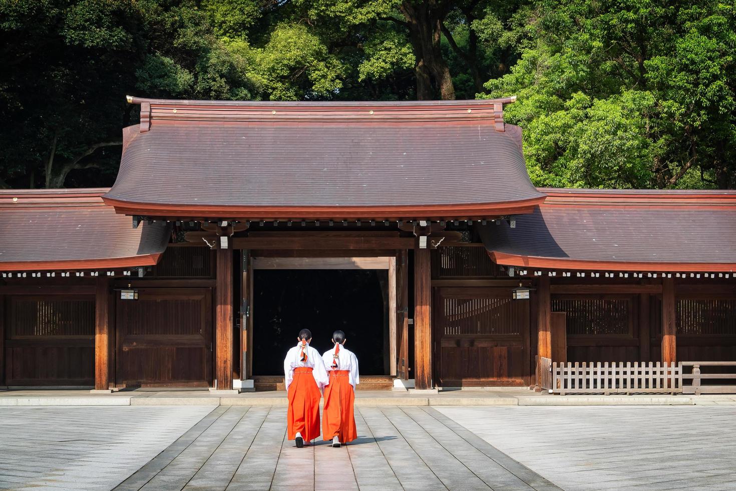 vista panorâmica em meji jingu ou área do santuário meji em tokyo, japão. foto