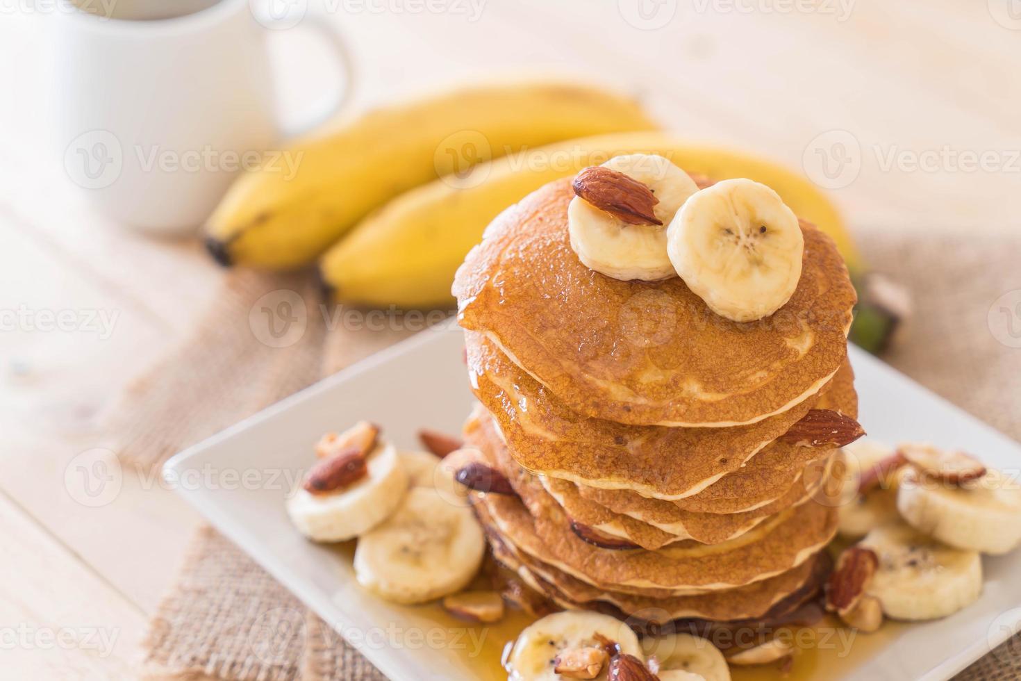 panqueca de amêndoa e banana com mel foto