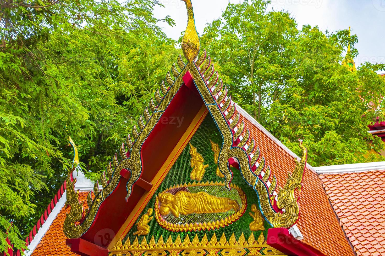 belo colorido templo budista de wat phra yai koh samui tailândia. foto