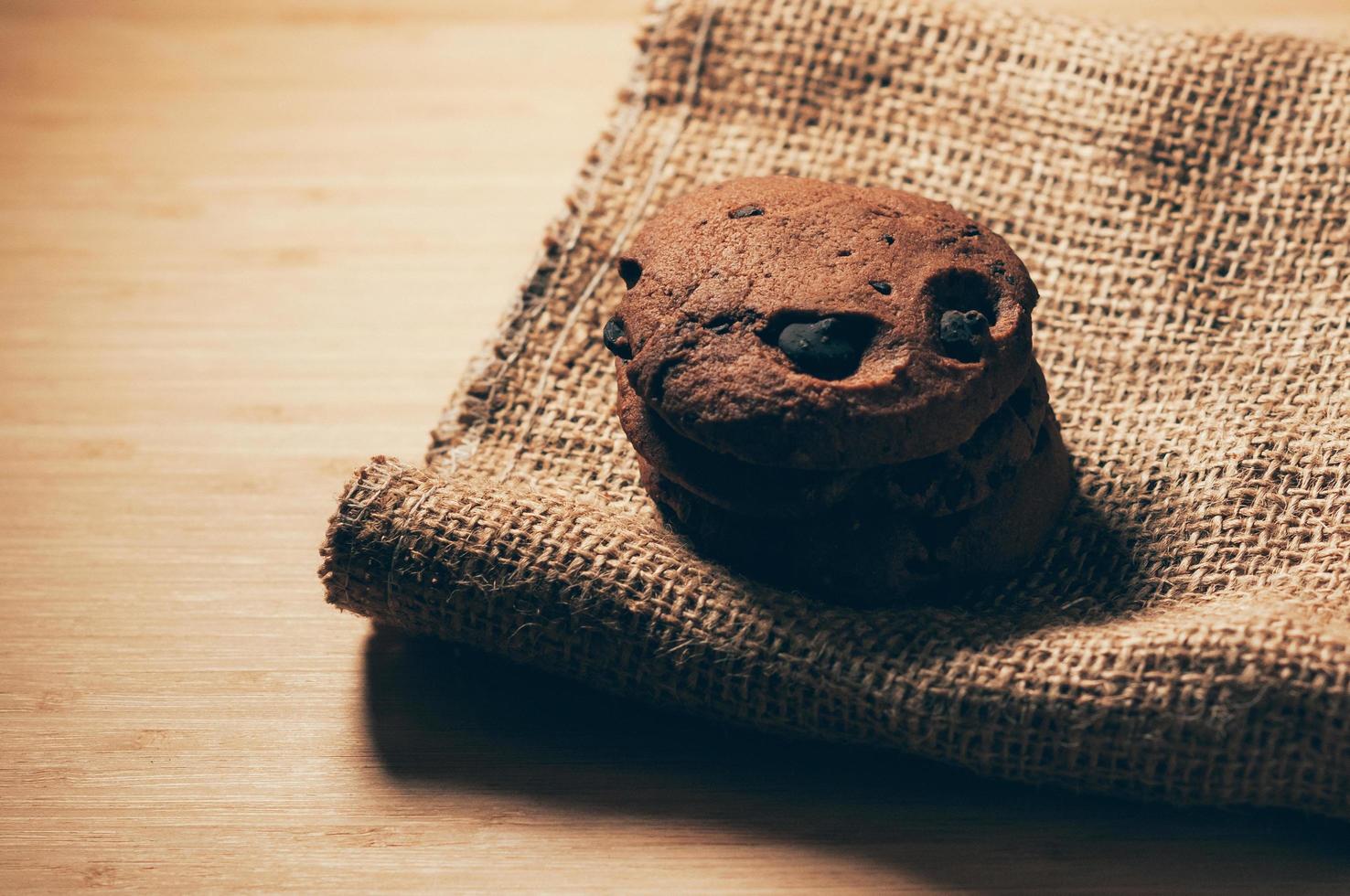 biscoitos de chocolate com chips, biscoitos caseiros foto