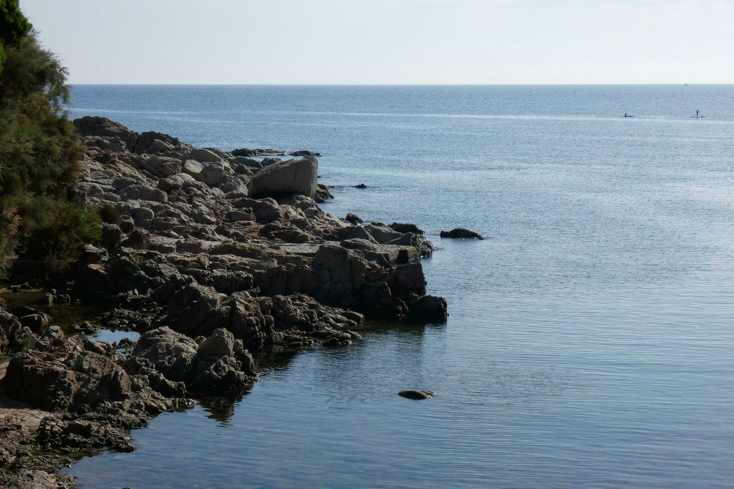 caminho de ronda na costa brava catalã, s'agaro, espanha foto