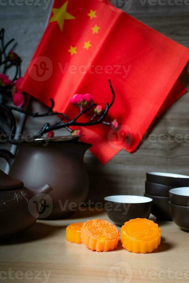 chinês tradicional meio do outono festival dentro decorativo estilo. foto