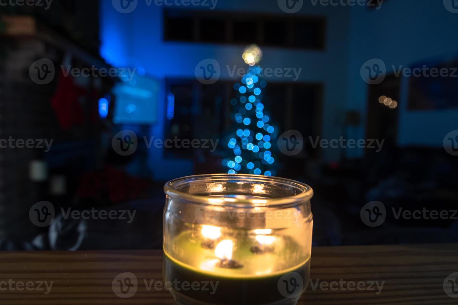 casa interna decorada para a temporada de férias de natal foto