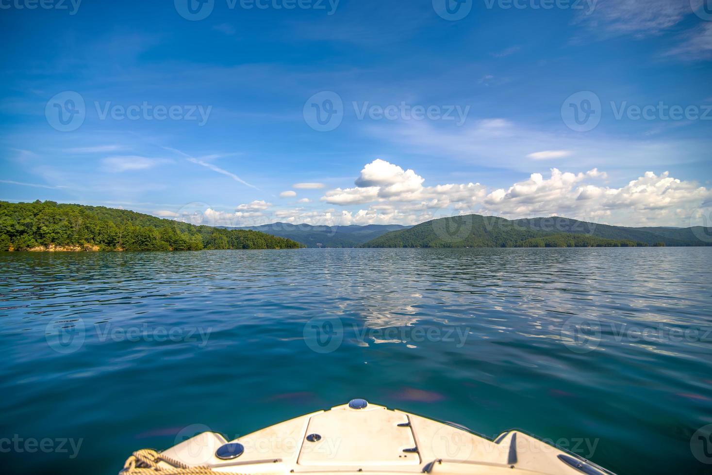 belas cenas de paisagens no lago jocassee carolina do sul foto