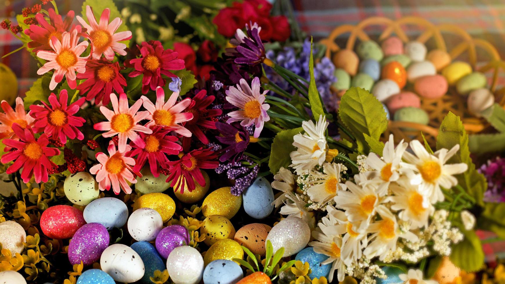 ovos pascais da páscoa tradicionais coloridos foto