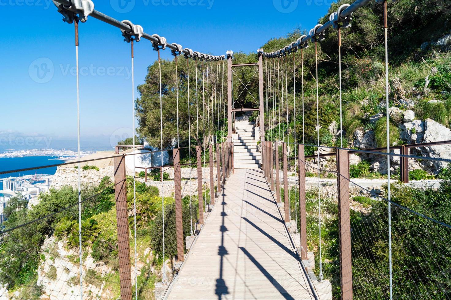 a ponte windsor na reserva natural upper rock gibraltar foto