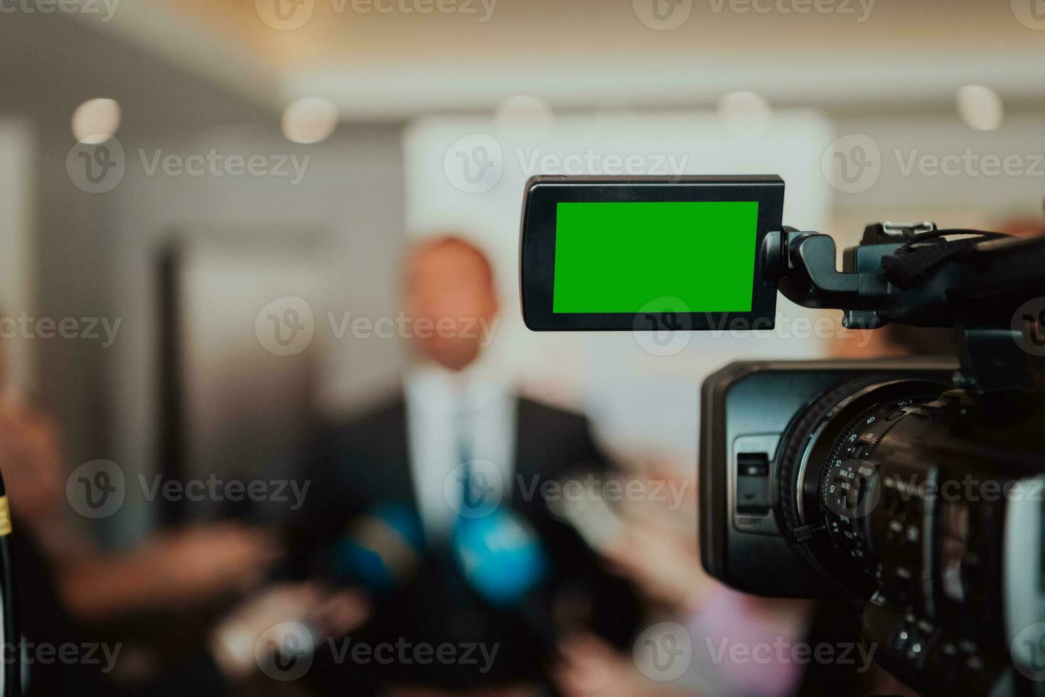 profissional vídeo Produção Câmera gravação viver evento em estágio. televisão social meios de comunicação transmissão seminário conferência. foto