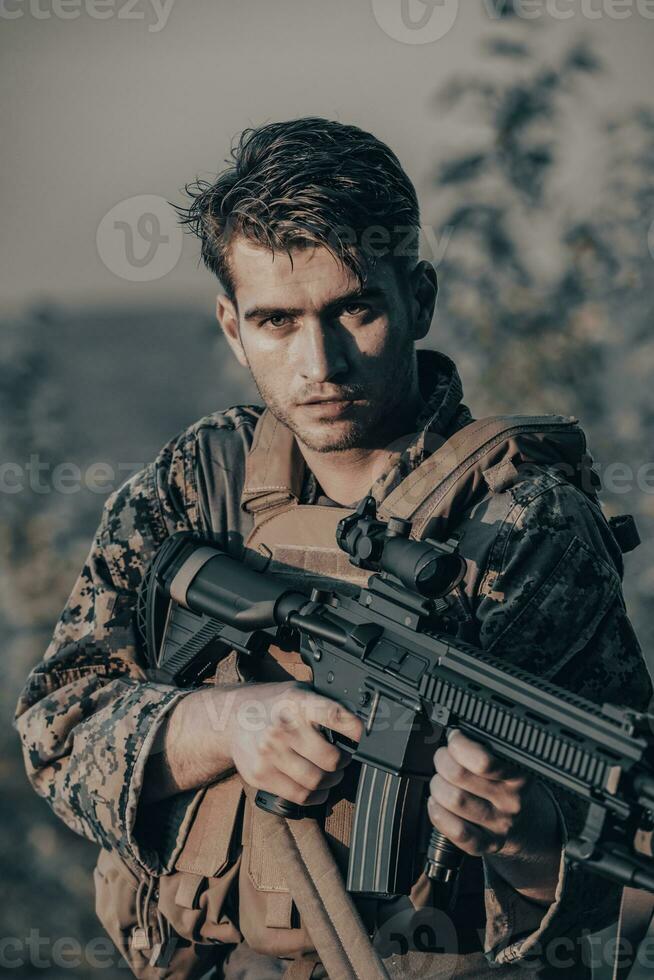 soldado retrato em pôr do sol local herói urbano lenda autêntico foto