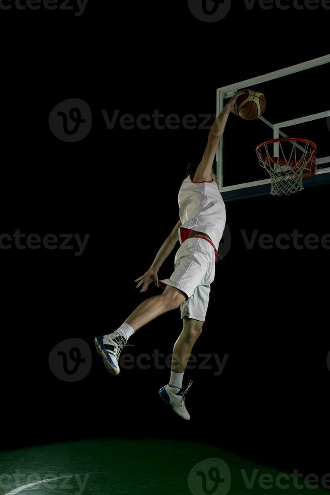 jogador de basquete em ação foto