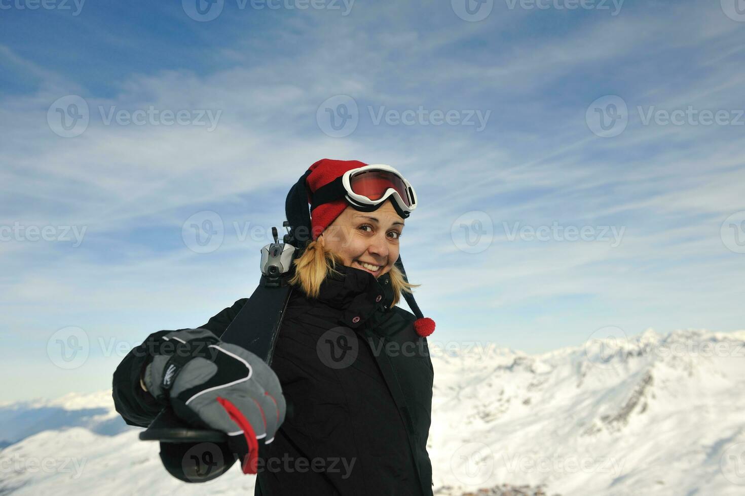 esquiando agora na temporada de inverno foto