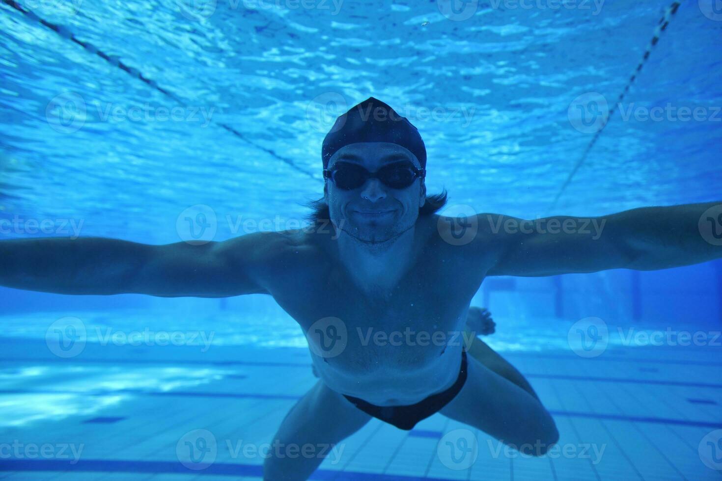 piscina debaixo d'água foto