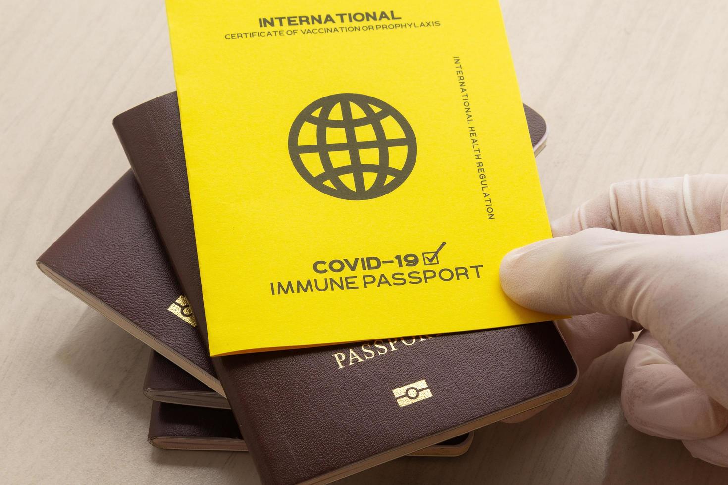 passaportes de vacina como prova de que o titular foi vacinado foto