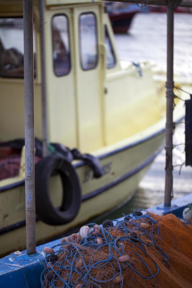 barco de pesca altamente detalhado e o conceito do mar foto